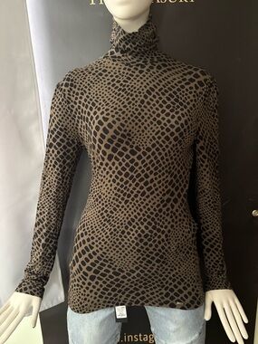 Long Sleeve Turtleneck Top in Brown/Black